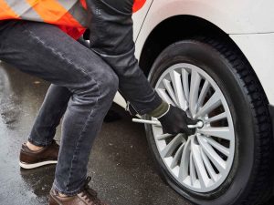 flat tyre roadside wheel change
